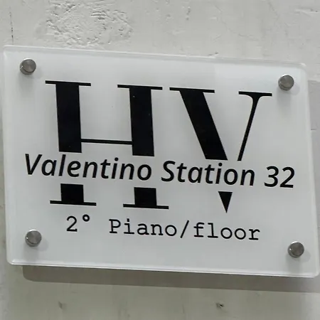 Valentino Station 32 * Νάπολη